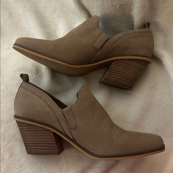 Lucky Brand Tan Heeled Booties - Picture 2 of 6